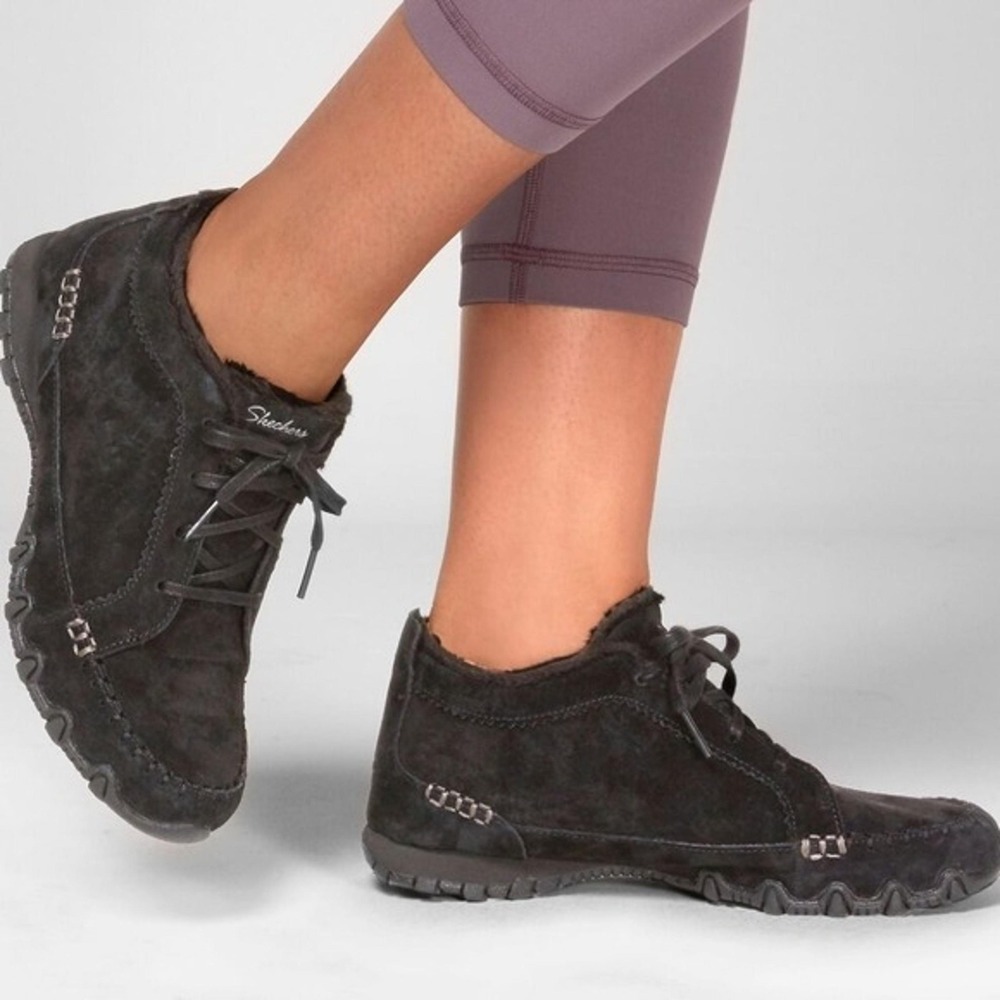 Sketchers Women's Relaxed Fit Bikers  Lineage Athletic Walking‎ Sneakers